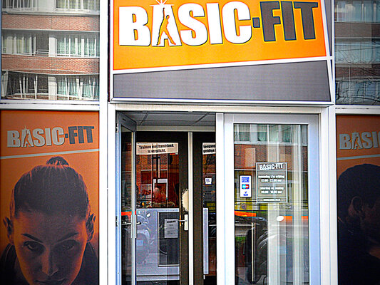 Basic fit sportschool amsterdam pieter calandlaan 1