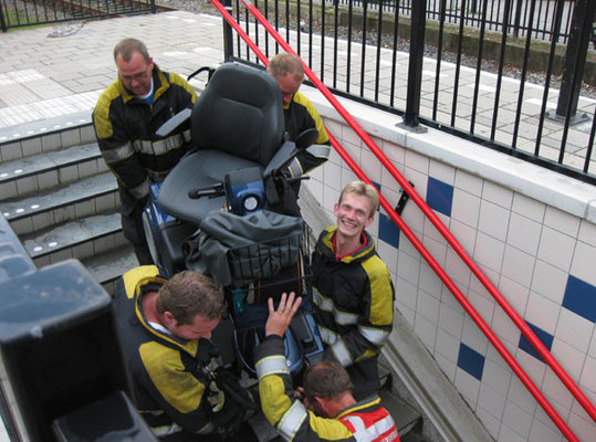 Winsum lift scootmobiel brandweer 2008